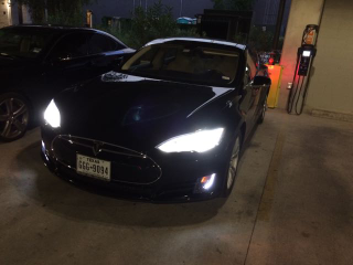 Illustration for article titled Here Is What It's Like To Drive A Tesla Almost 500 Miles In One Day